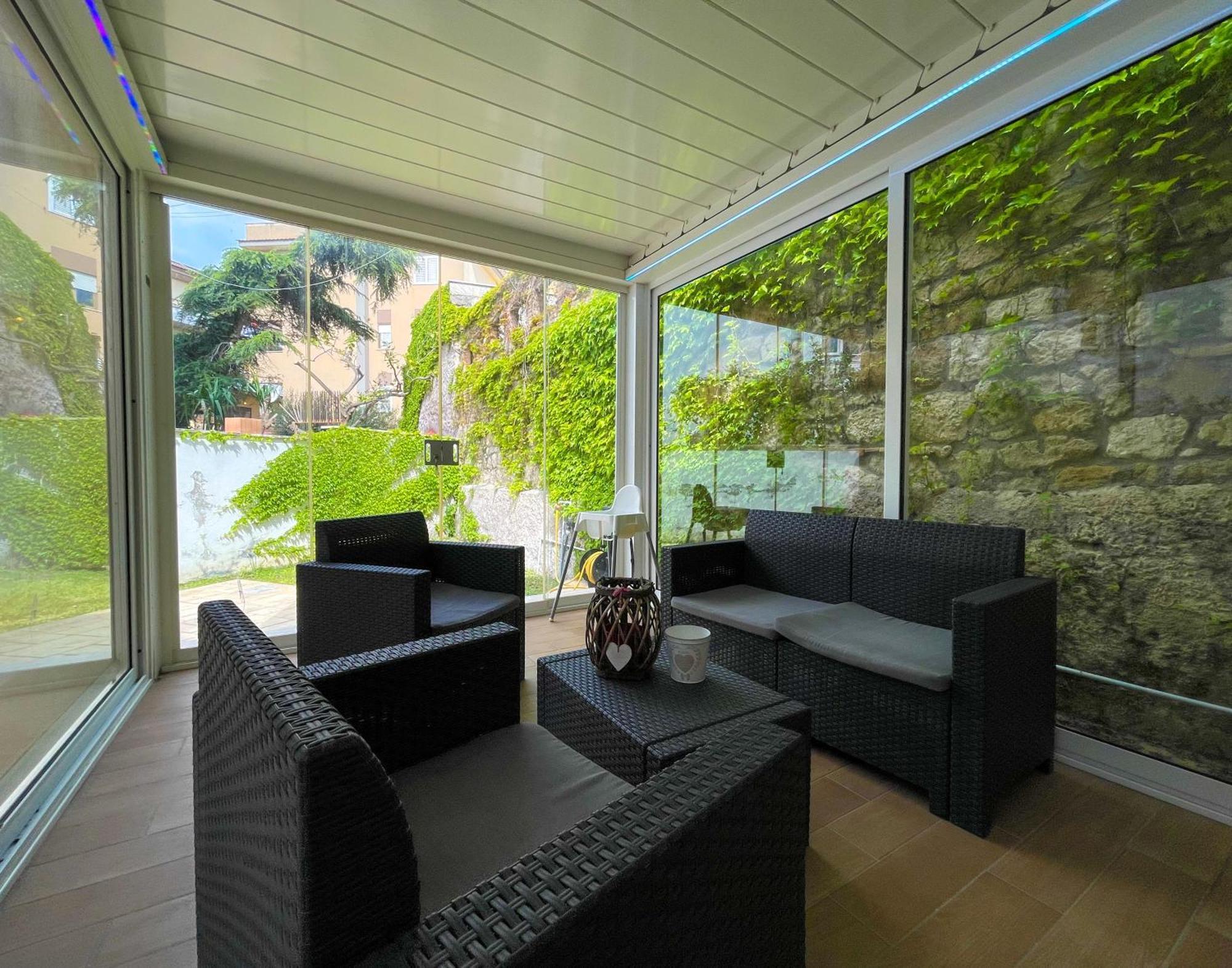 The Shabby House - Charming Seaside Retreat In Central Anzio, Steps From Beach And Train Station Εξωτερικό φωτογραφία