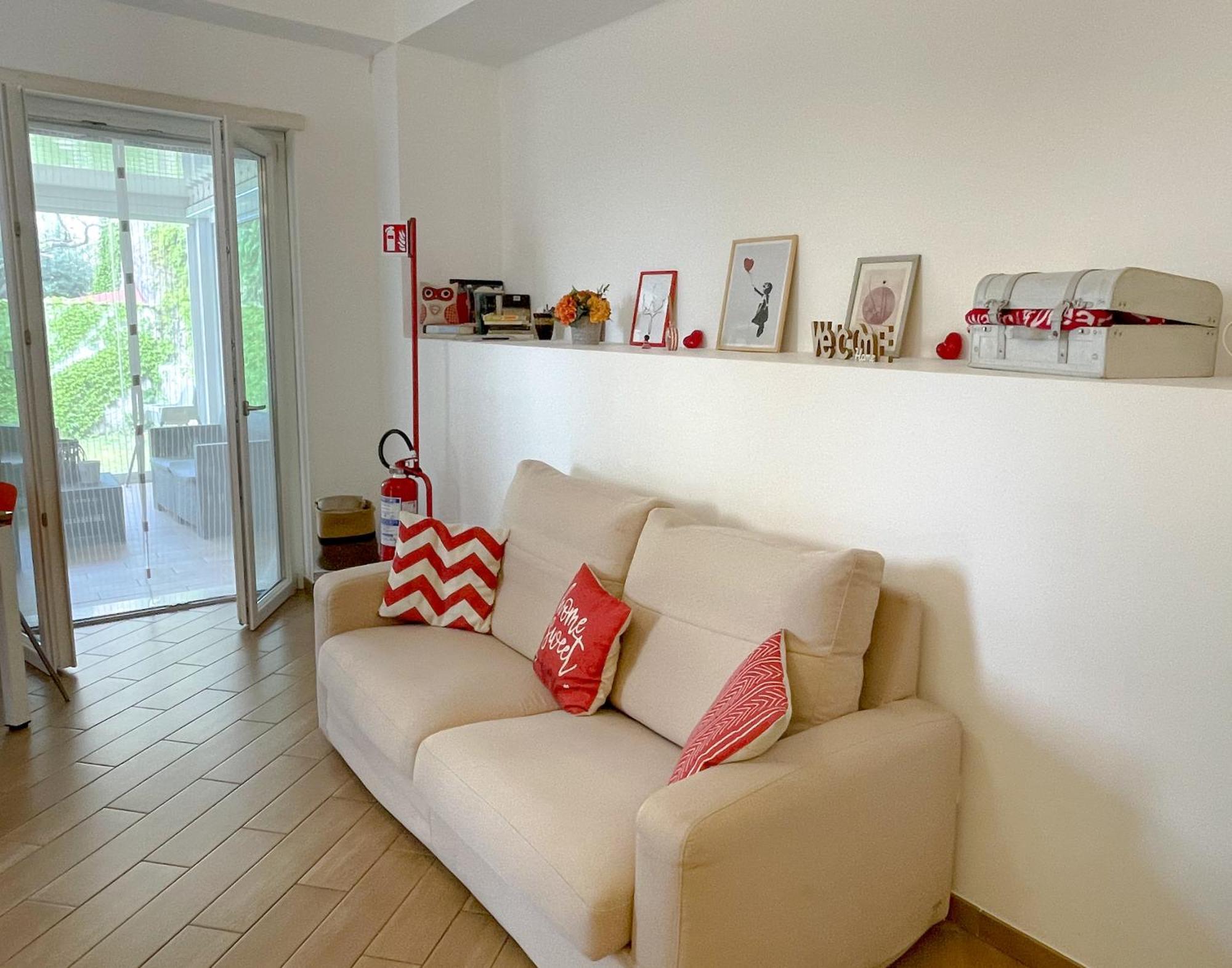 The Shabby House - Charming Seaside Retreat In Central Anzio, Steps From Beach And Train Station Εξωτερικό φωτογραφία