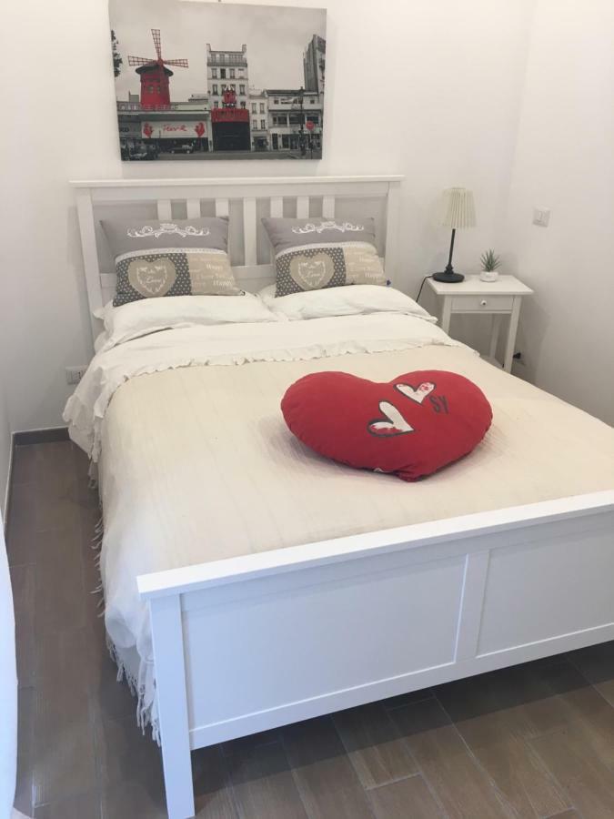 The Shabby House - Charming Seaside Retreat In Central Anzio, Steps From Beach And Train Station Εξωτερικό φωτογραφία