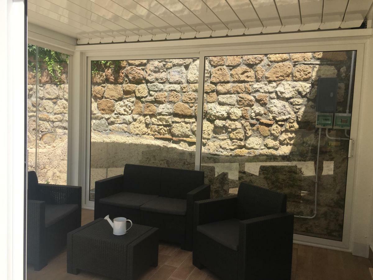The Shabby House - Charming Seaside Retreat In Central Anzio, Steps From Beach And Train Station Εξωτερικό φωτογραφία